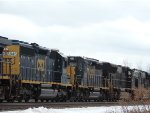 CSX 8846 on M560